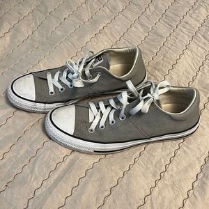 Converse size 8